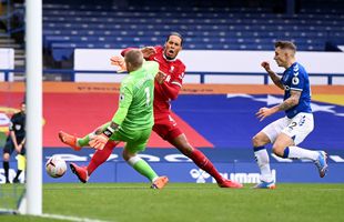 Veste teribilă pentru Liverpool! Cât ar putea lipsi Virgil van Dijk, accidentat în meciul cu Everton