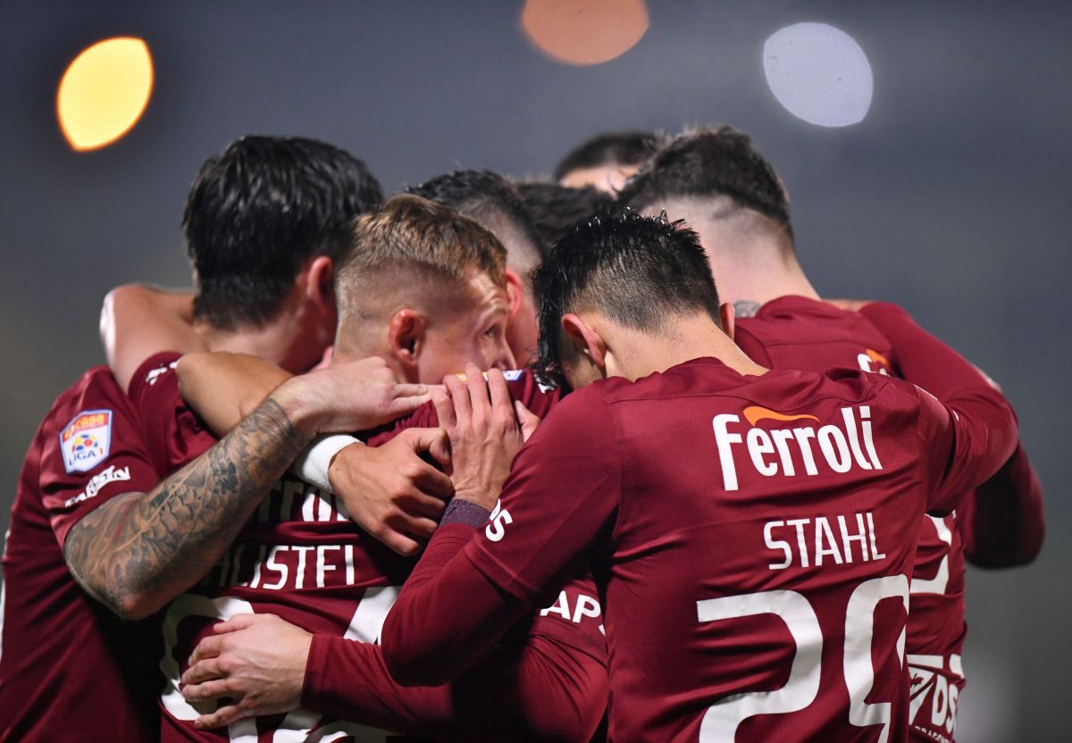 Rapid - CFR Cluj 2-0. Miță „Bursucul” » Iosif îl bate pe Petrescu folosindu-i strategia