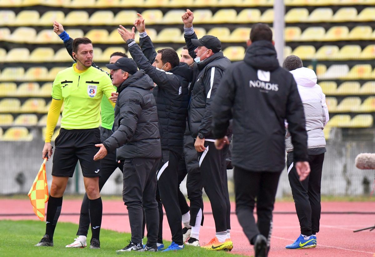 FC Argeș - Farul 2-1. Hagi, învins în orașul lui Dobrin / Imagini surprinse de fotoreporterul GSP