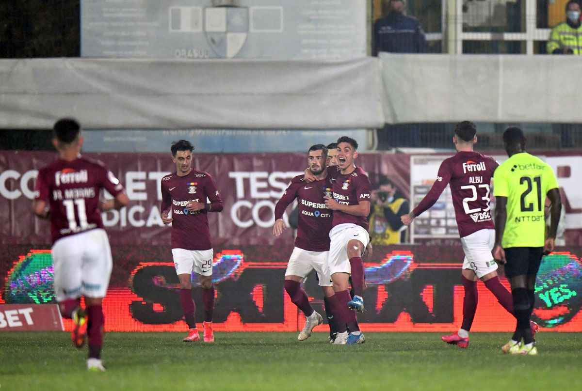 Primele reacții despre „furtuna” de la CFR Cluj: „Jucătorii ar fi bulversați dacă Petrescu va fi schimbat”