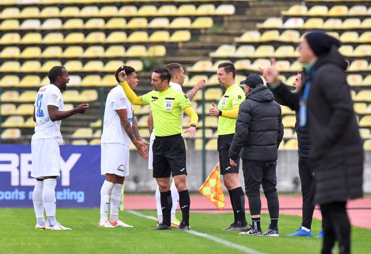 FC Argeș - Farul 2-1. Hagi, învins în orașul lui Dobrin / Imagini surprinse de fotoreporterul GSP