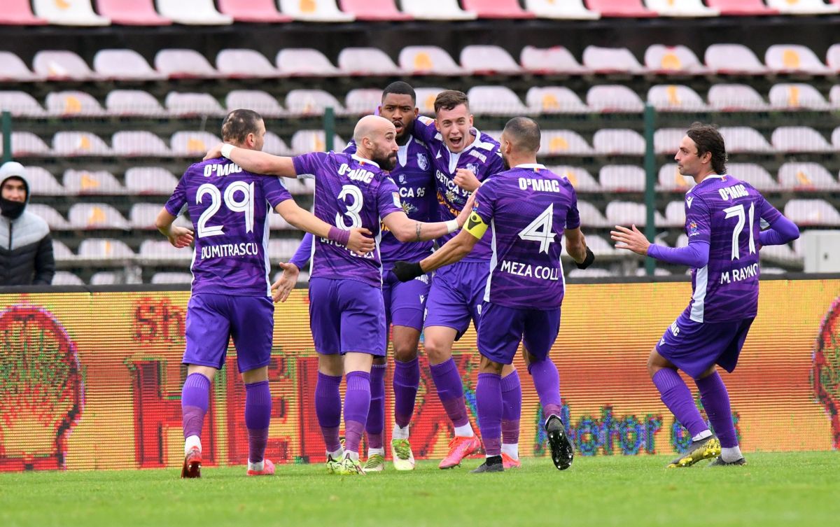FC Argeș - Farul 2-1. Hagi, învins în orașul lui Dobrin / Imagini surprinse de fotoreporterul GSP