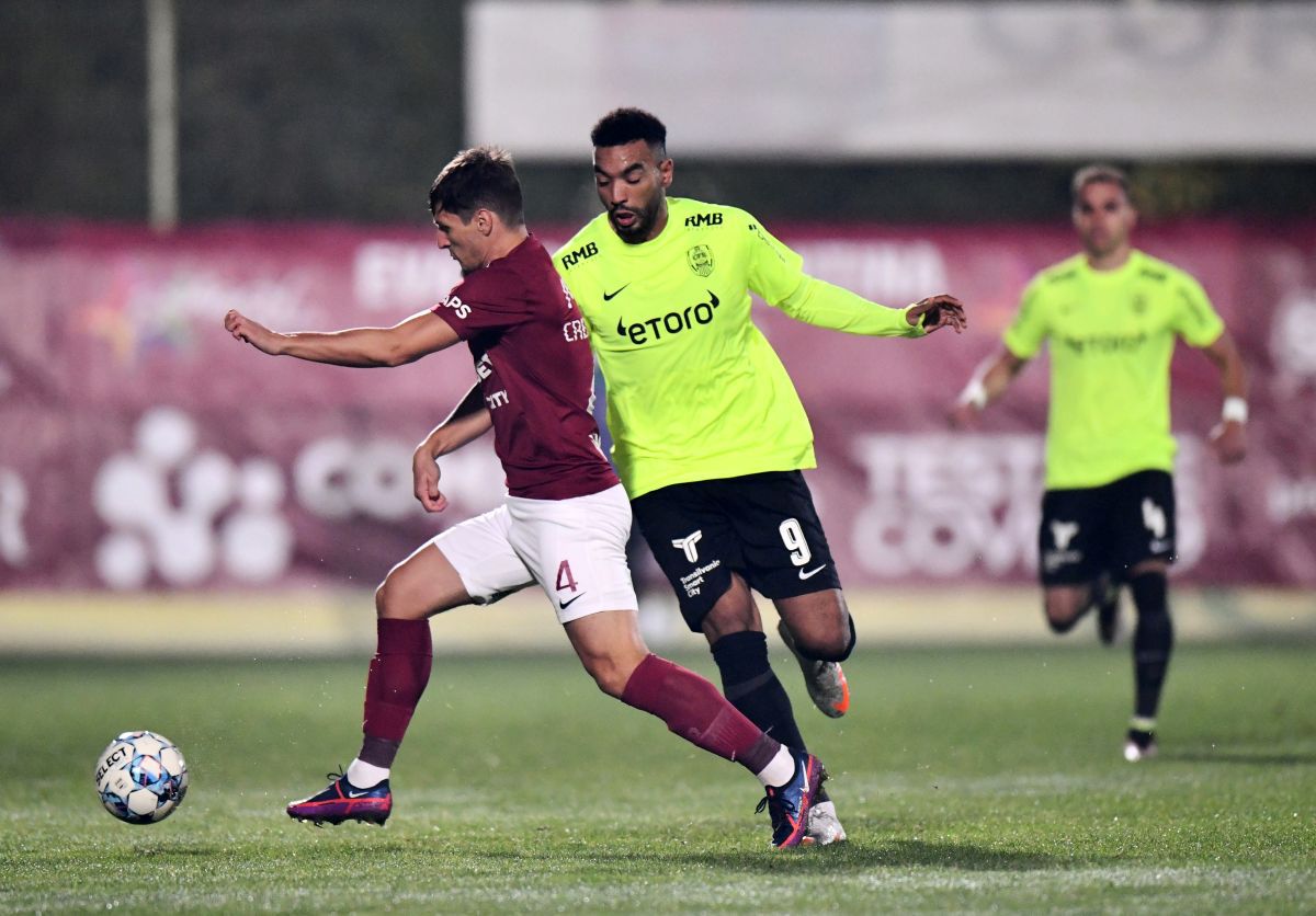 Primele reacții despre „furtuna” de la CFR Cluj: „Jucătorii ar fi bulversați dacă Petrescu va fi schimbat”