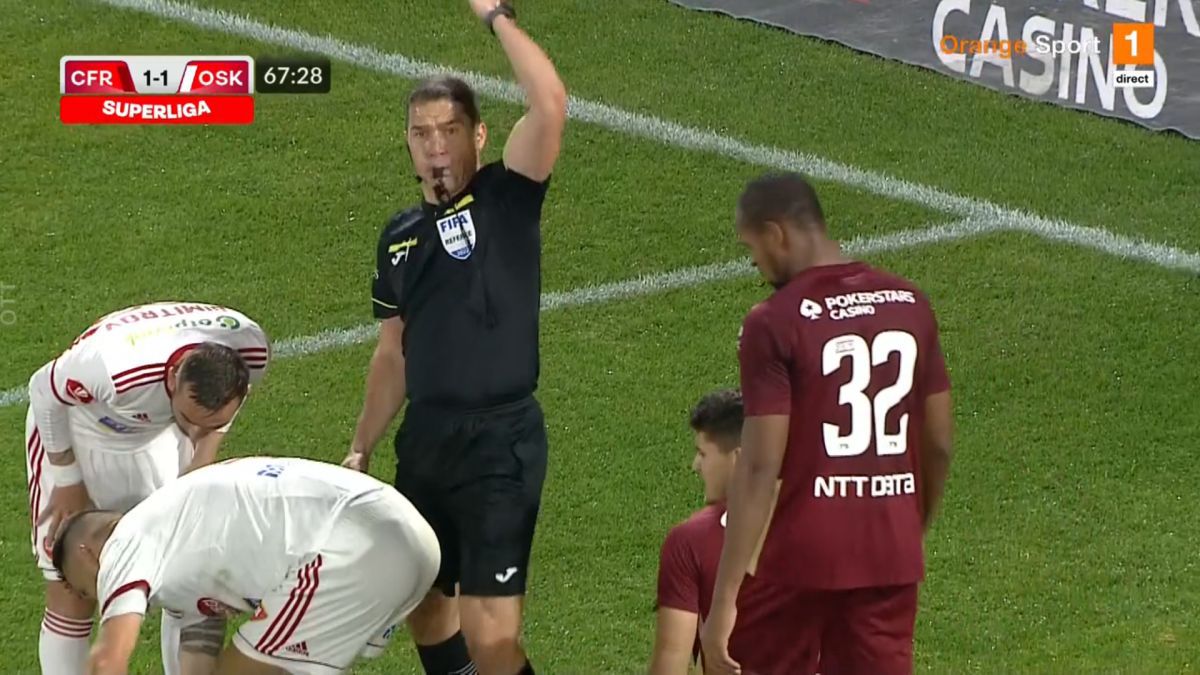 Momentul de panică din CFR Cluj - Sepsi, taxat în direct pe transmisiune: „Jucătorii ăștia n-au și ei părinți acasă?!”