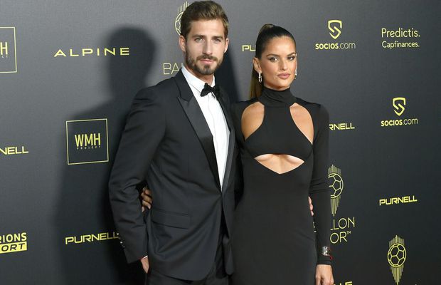 Izabel Goulart a atras toate privirile la decernarea Balonului de Aur » Cum a apărut fotomodelul brazilian