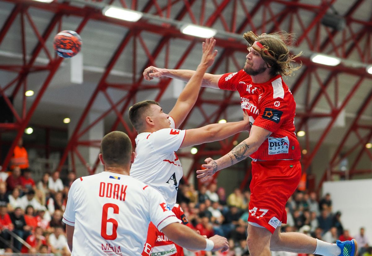 Cele mai spectaculoase imagini din Dinamo - Izvidac, EHF European League