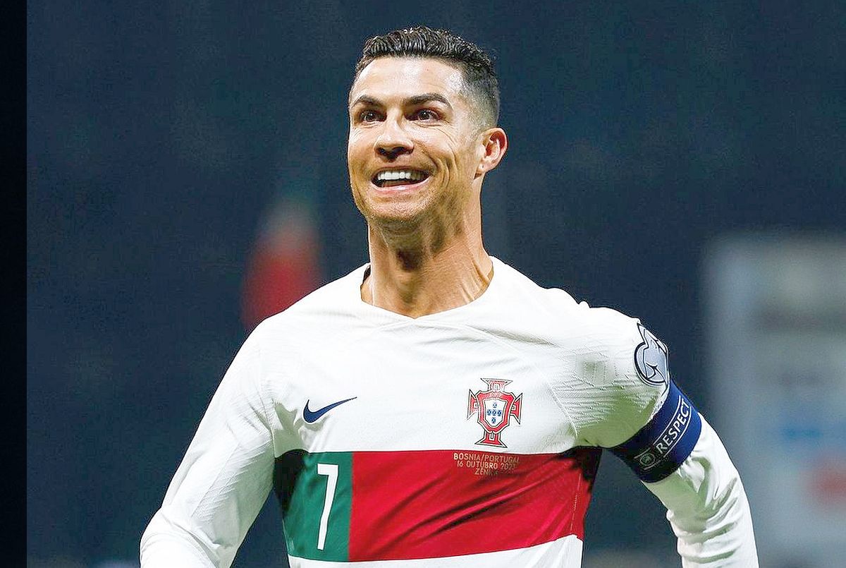 Cristiano Ronaldo, cu unghiile de la picioare vopsite