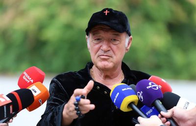 Primul jucător pe care Becali îl trage pe linie moartă! Patronul FCSB pierde 500.000 de euro