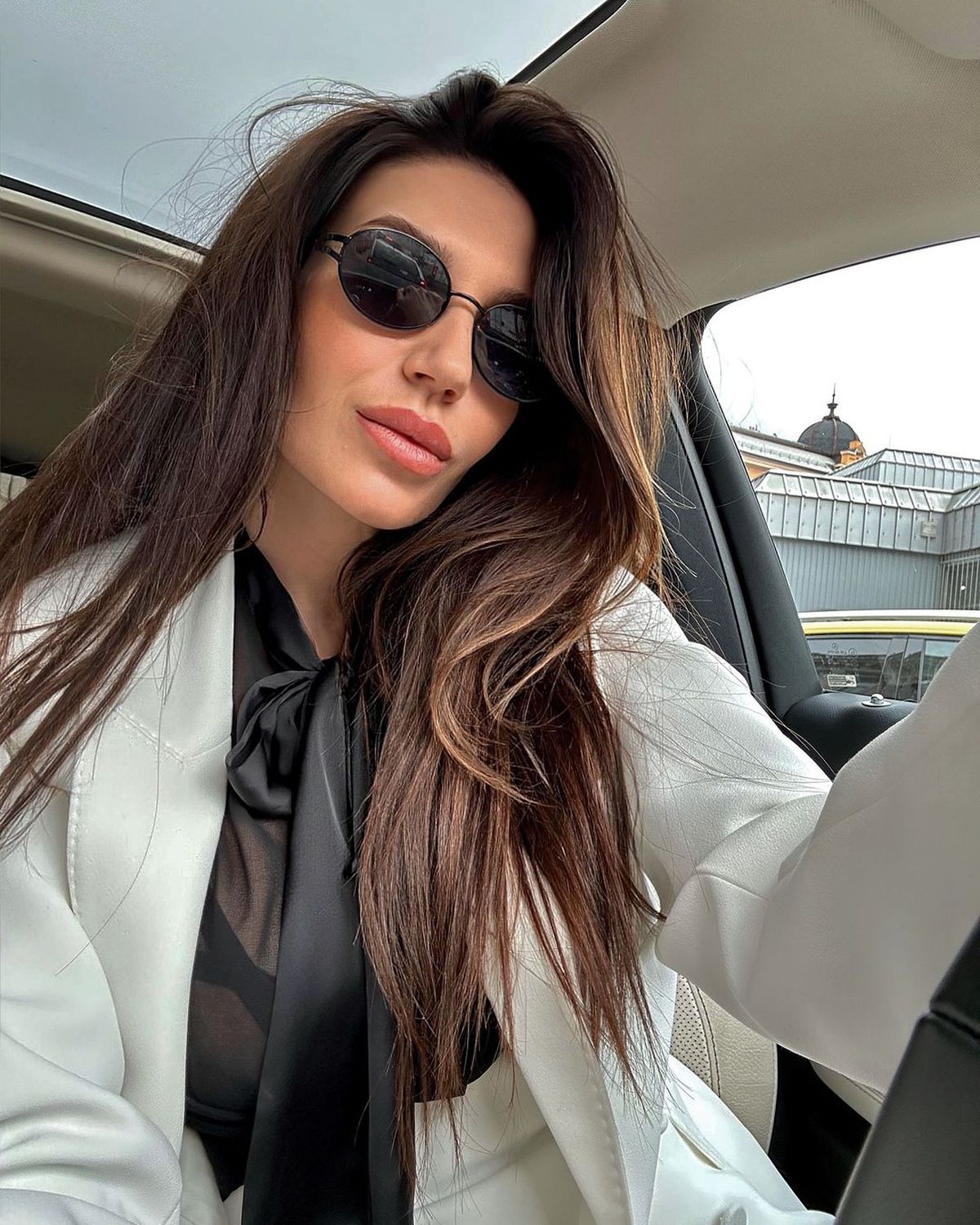 Ea e sexy-iubita noului jucător de la Petrolul! Simona face senzație pe internet cu formele ei