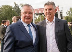 Nicolae Ciucă simpatizează cu două echipe din România: „Stăteam vizavi de tribuna oficială, «La steaguri». Știu toată echipa de atunci!”