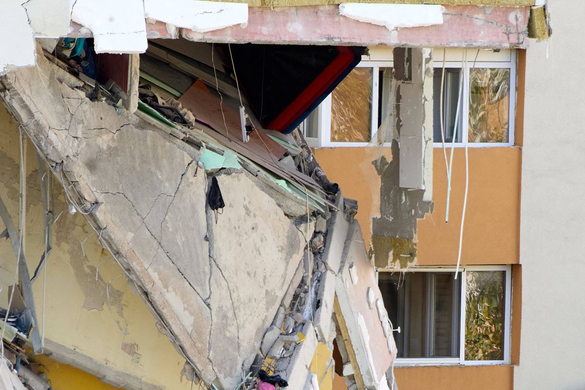 „Am pierdut tot!” » Mărturia tulburătoare a federalului prins acasă de explozia din Rahova: „Ca atunci când îți iei un KO în cap. Suntem pe drumuri”