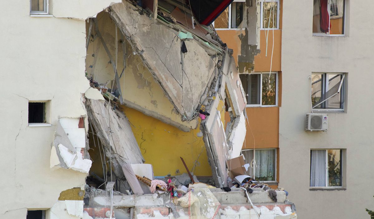 Bloc explodat în cartierul Rahova, foto: Imago