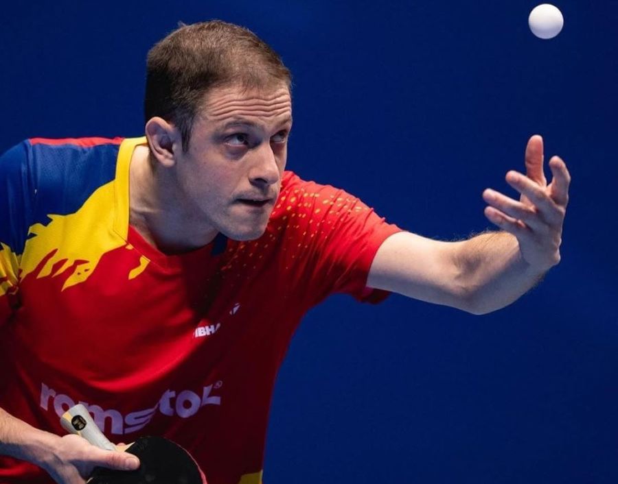 Ovidiu Ionescu în acțiune Foto: ETTU Echipa masculină a României luptă și ea pentru aur la Campionatul European de tenis de masă » Victorie cu 3-0 în fața Sloveniei