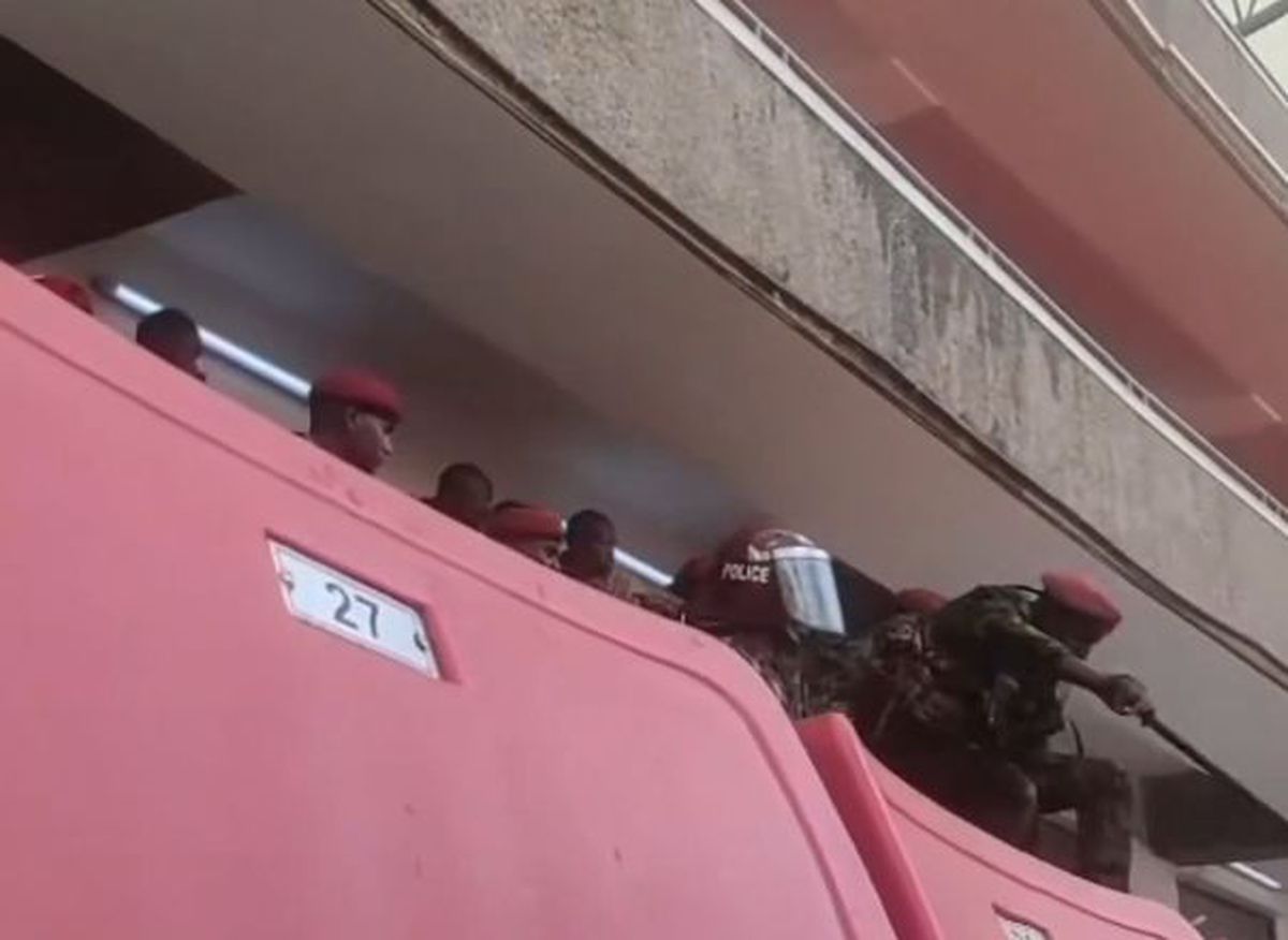 Situație incredibilă pentru Laurențiu Reghecampf » Proteste violente în capitala Kenyei: s-au tras focuri de armă înaintea meciului din Liga Campionilor