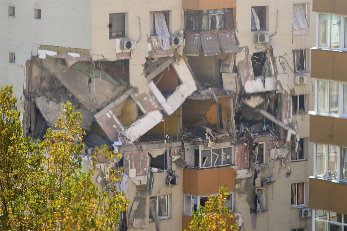 „Am pierdut tot!” » Mărturia tulburătoare a federalului prins acasă de explozia din Rahova: „Ca atunci când îți iei un KO în cap. Suntem pe drumuri”