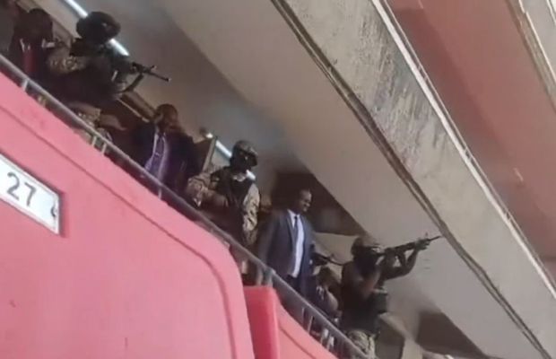 Situație incredibilă pentru Laurențiu Reghecampf » Proteste violente în capitala Kenyei: s-au tras focuri de armă înaintea meciului din Liga Campionilor