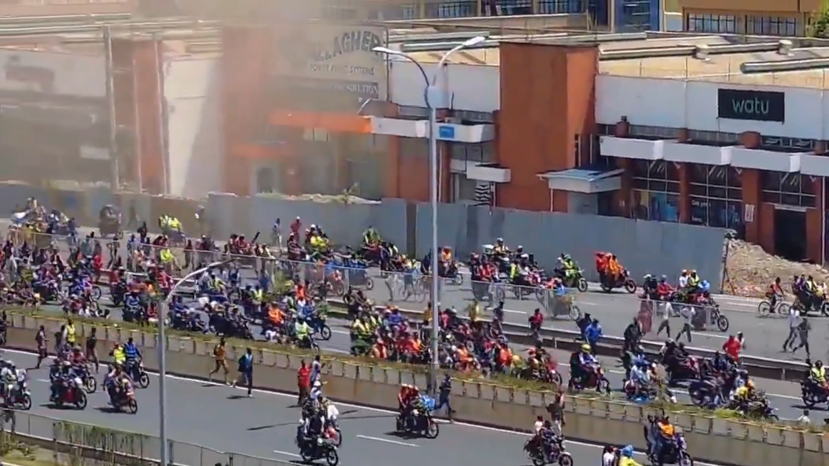 Situație incredibilă pentru Laurențiu Reghecampf » Proteste violente în capitala Kenyei: s-au tras focuri de armă înaintea meciului din Liga Campionilor