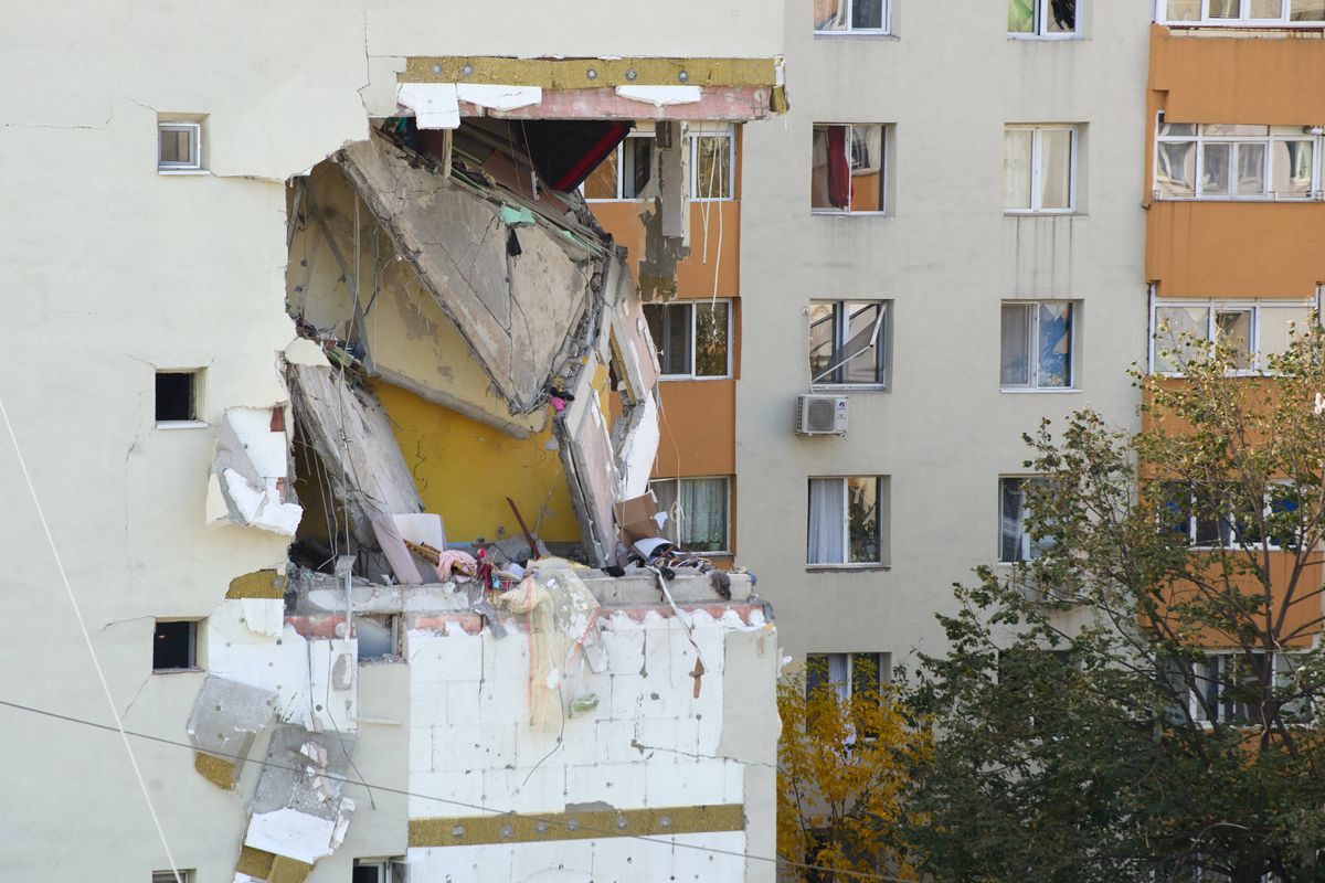 „Am pierdut tot!” » Mărturia tulburătoare a federalului prins acasă de explozia din Rahova: „Ca atunci când îți iei un KO în cap. Suntem pe drumuri”