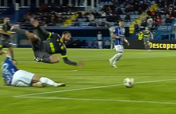 Radu Petrescu, „praf” la Farul Constanța - FC Argeș: a acordat un penalty, anulat ulterior de VAR. În plus, a iertat un jucător de eliminare