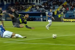 Radu Petrescu, „praf” la Farul Constanța - FC Argeș: a acordat un penalty, anulat ulterior de VAR. În plus, a iertat un jucător de eliminare