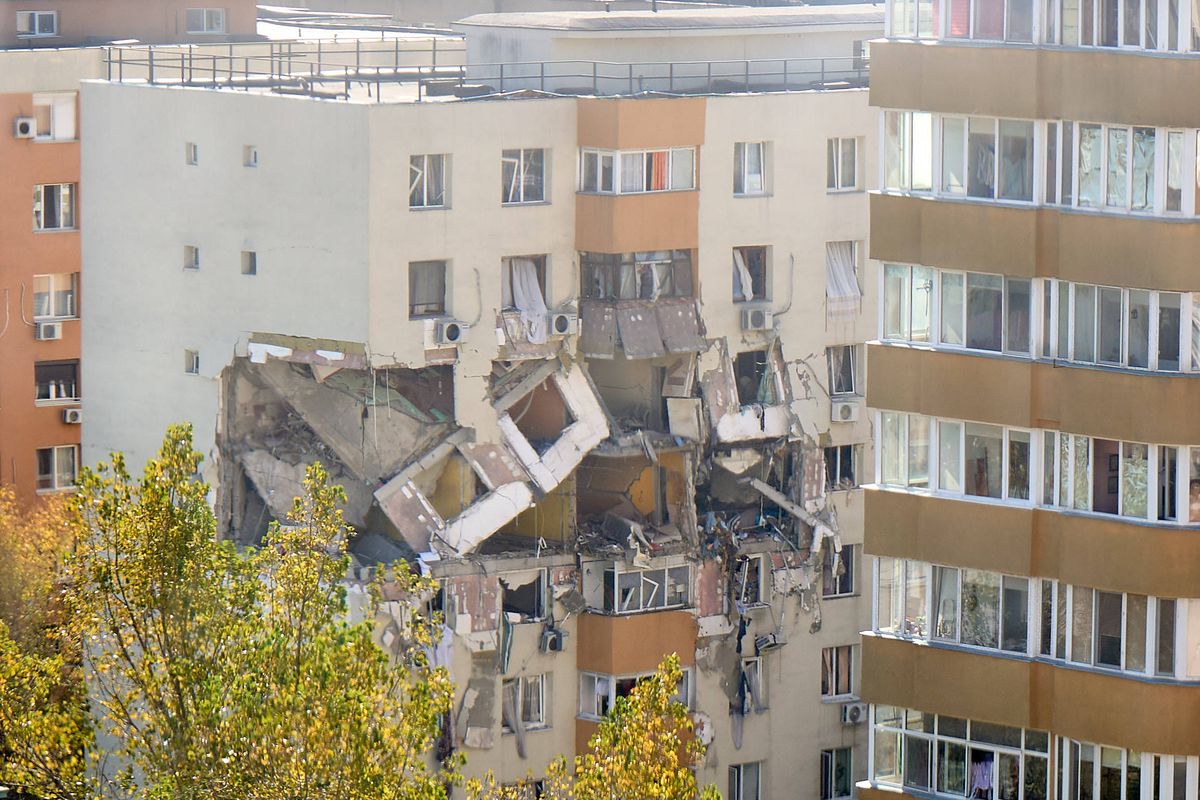 „Am pierdut tot!” » Mărturia tulburătoare a federalului prins acasă de explozia din Rahova: „Ca atunci când îți iei un KO în cap. Suntem pe drumuri”