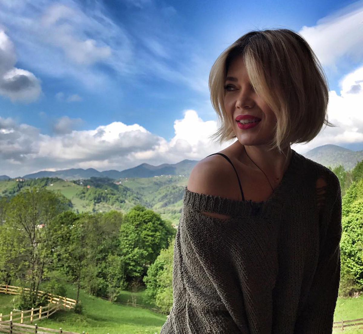 GALERIE FOTO INCENDIARĂ // Secretele Ginei Pistol, una dintre cele mai sexy blonde din showbiz: „Le-am scos din dieta mea”