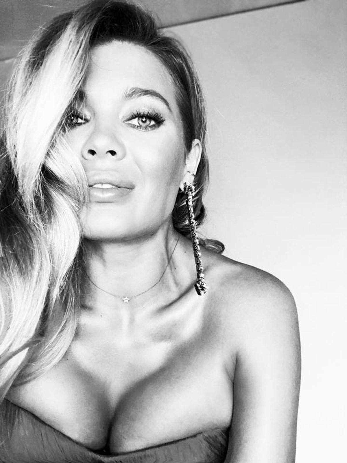 GALERIE FOTO INCENDIARĂ // Secretele Ginei Pistol, una dintre cele mai sexy blonde din showbiz: „Le-am scos din dieta mea”