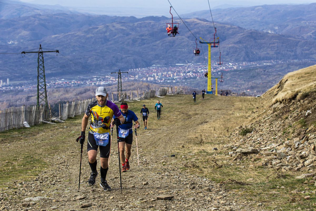 GALERIE FOTO & VIDEO // Imagini spectaculoase de la întrecerea din Masivul Parâng: peste 100 de oameni la start!
