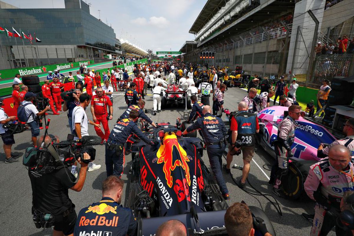 Colaps Ferrari: Vettel și LeClerc s-au scos reciproc din Marele Premiu al Braziliei: Verstappen, campion și favorit la locul 3 general!