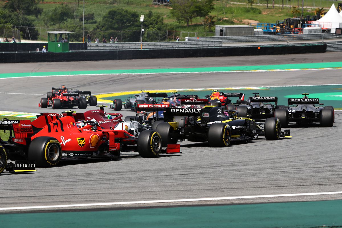 Colaps Ferrari: Vettel și LeClerc s-au scos reciproc din Marele Premiu al Braziliei: Verstappen, campion și favorit la locul 3 general!
