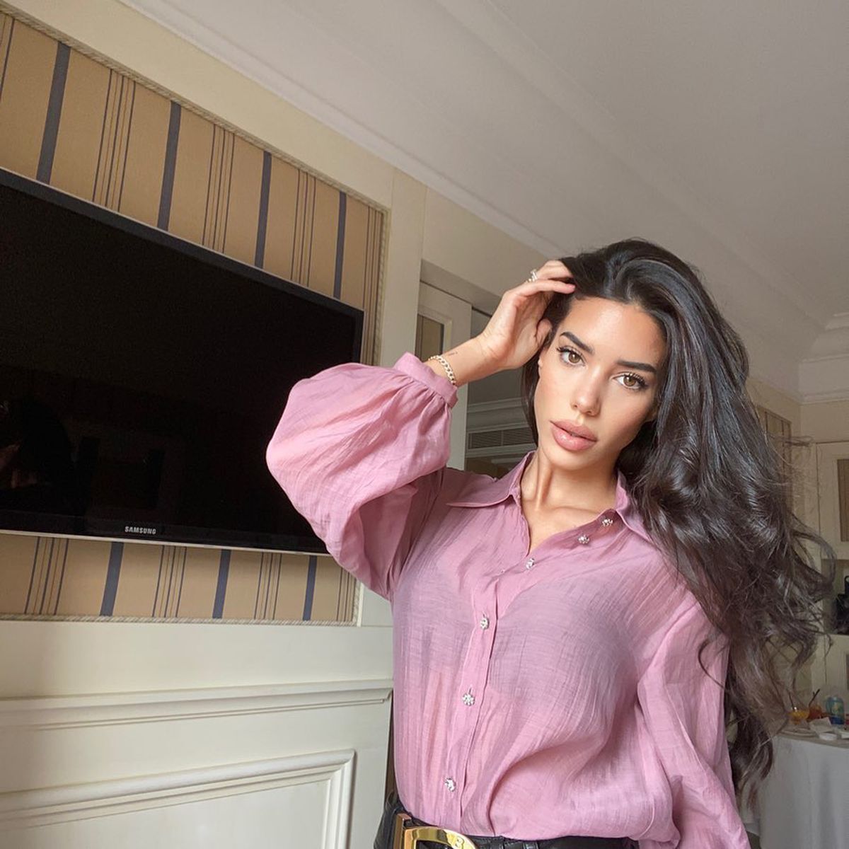 FOTO Iubita unui fost jucător al Barcelonei a vrut să își surprindă fanii cu o poză sexy la duș, dar nu și-a dat seama de penibil: „Și-a pierdut mințile?”