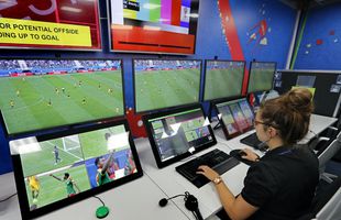 FIFA promite un VAR „simplificat și mai accesibil”, folosind o tehnologie semi-automată la ofsaid!