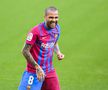 Cum a apărut astăzi Dani Alves la prezentarea la Barcelona » Și-a explicat gestul inedit