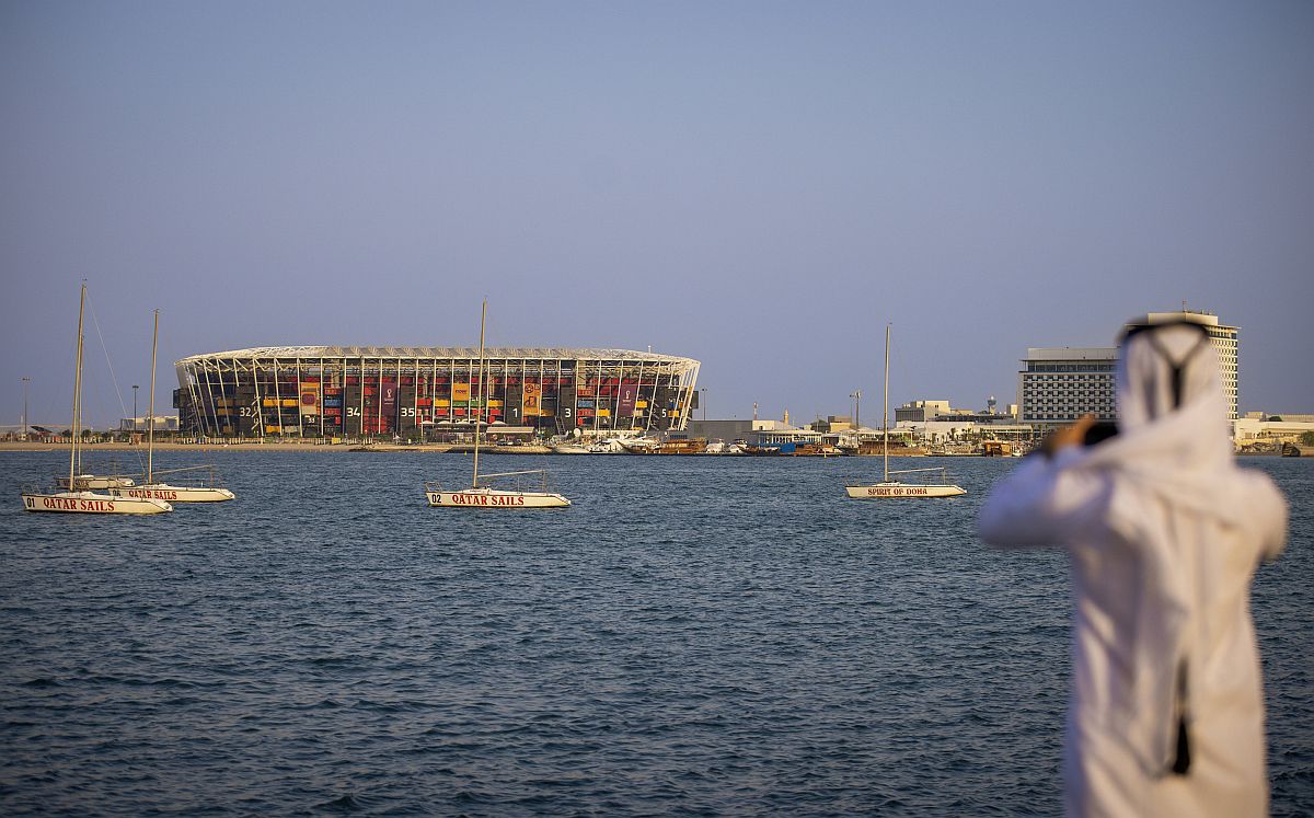 Primele impresii de la Doha » Organizare impecabilă, Poliție peste tot, amabilitate ieșită din comun, dar și praf cât cuprinde și un aer irespirabil: „Va fi un infern pentru fotbaliști!”