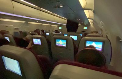 În toate avioanele Qatar Airways, Hagi e Rege! » Beckham e doar ghid de Doha: prezintă bucătăria și piețele