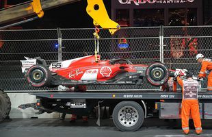 Haos în Las Vegas! Gaura din circuit a făcut praf monopostul Ferrari și a oprit antrenamentul după nici 10 minute: „Inacceptabil, e complet distrus!”
