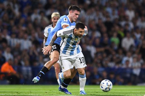 Messi, în duel cu Ugarte, la primul eșec după Mondialul din Qatar // Guliver/Getty Images