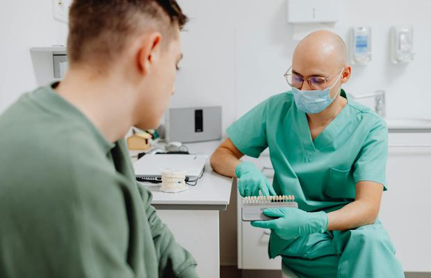 Care este rata de succes a implanturilor dentare? Cât sunt de recomandate?