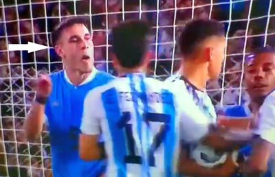 Gest scandalos făcut de un jucător al lui PSG în partida Argentina - Uruguay 0-2 de pe Bombonera
