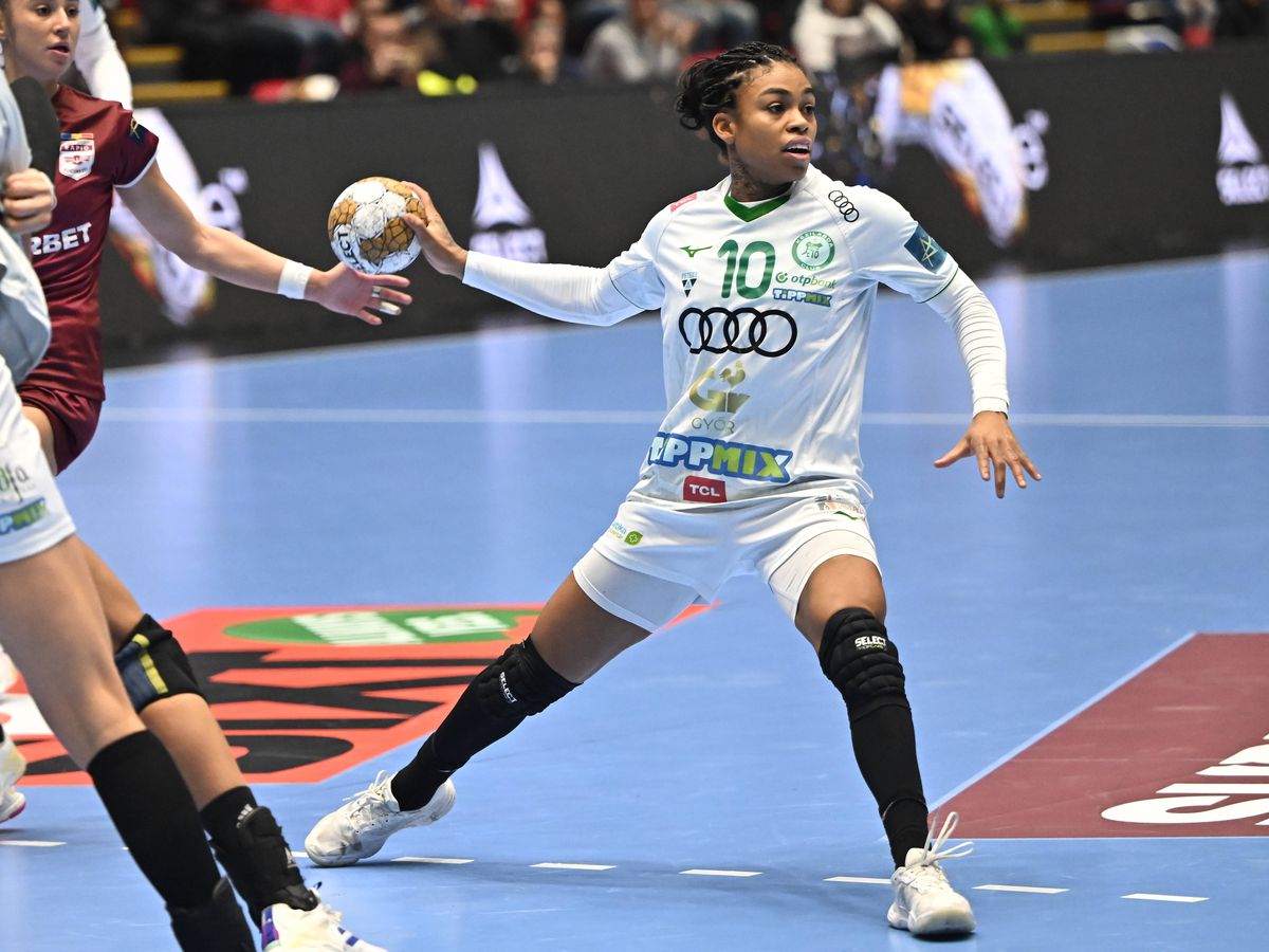 „Neobișnuit!” » Ziariștii maghiari și comentatorii români, surprinși neplăcut de ce au găsit în Sala Polivalentă, la Rapid - Gyor