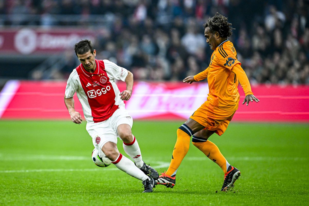 Cristi Chivu a revenit pe teren, la 44 de ani! Titular în meciul în care Ajax și-a schimbat sigla, contra legendelor Realului