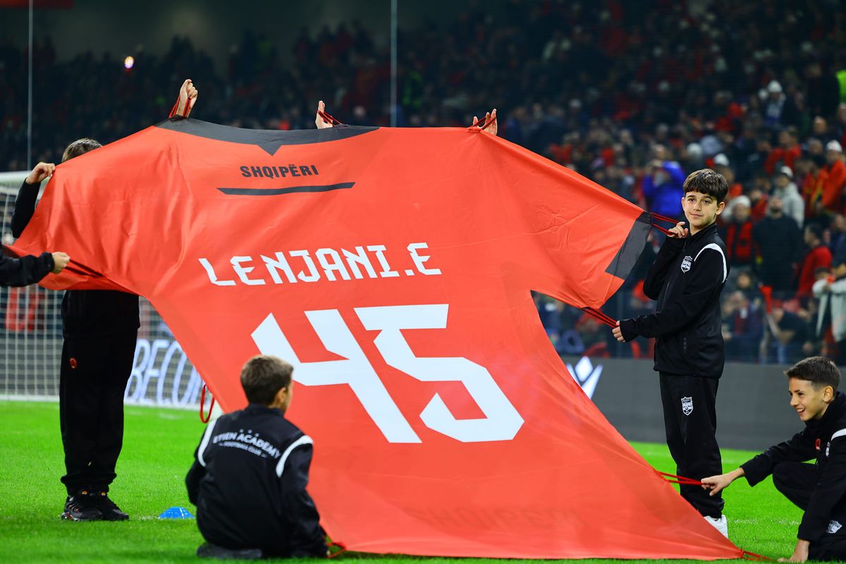Vulturul albanez, semnul făcut de kosovari pe Arena Națională, a fost afișat într-o scenografie de proporții în Liga Națiunilor