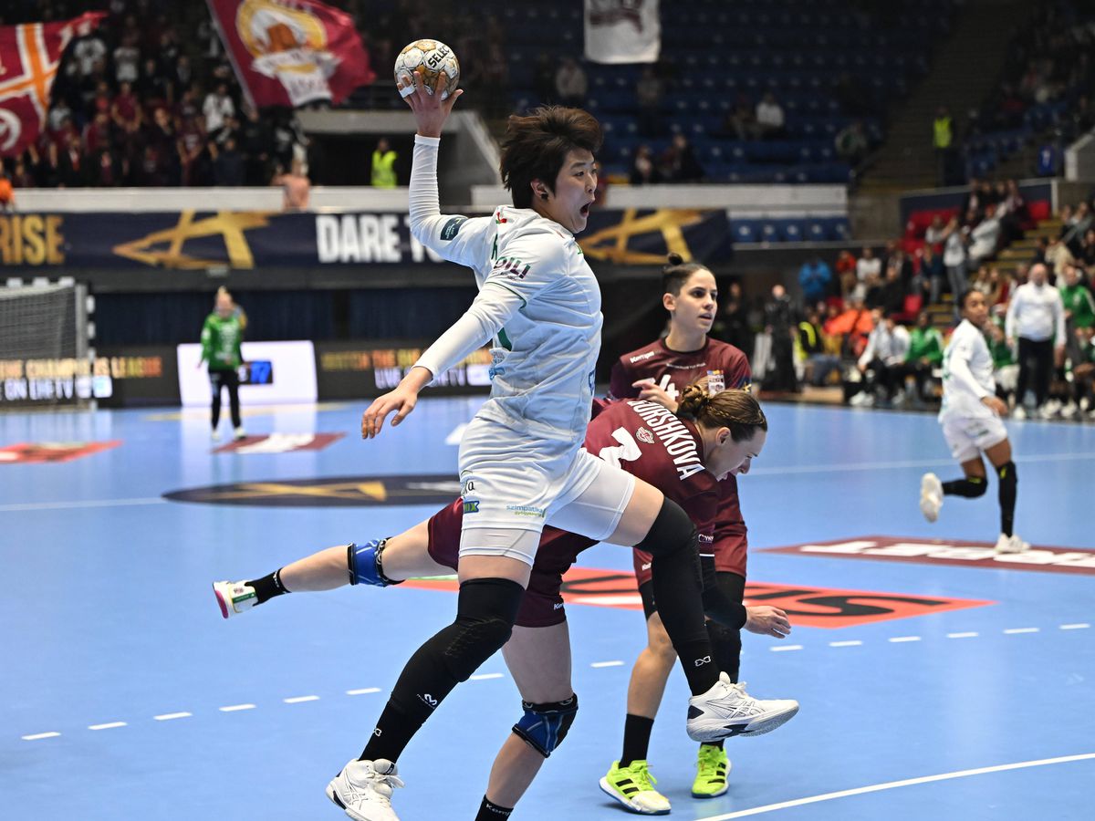 Final în Rapid - Gyor: s-a scandat „Demisia!” la Polivalentă, după o prestație lăudabilă a giuleștencelor. Clasamentul în Ligă