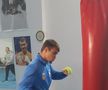 „Fără droguri, femei, băutură, nimic nu mă deraiază!” » La doar 18 ani, Antonio Dumitru s-a metamorfozat dintr-un puști grăsuț într-un boxer care lovește năprasnic: „Casca de amatori mă sufocă!”