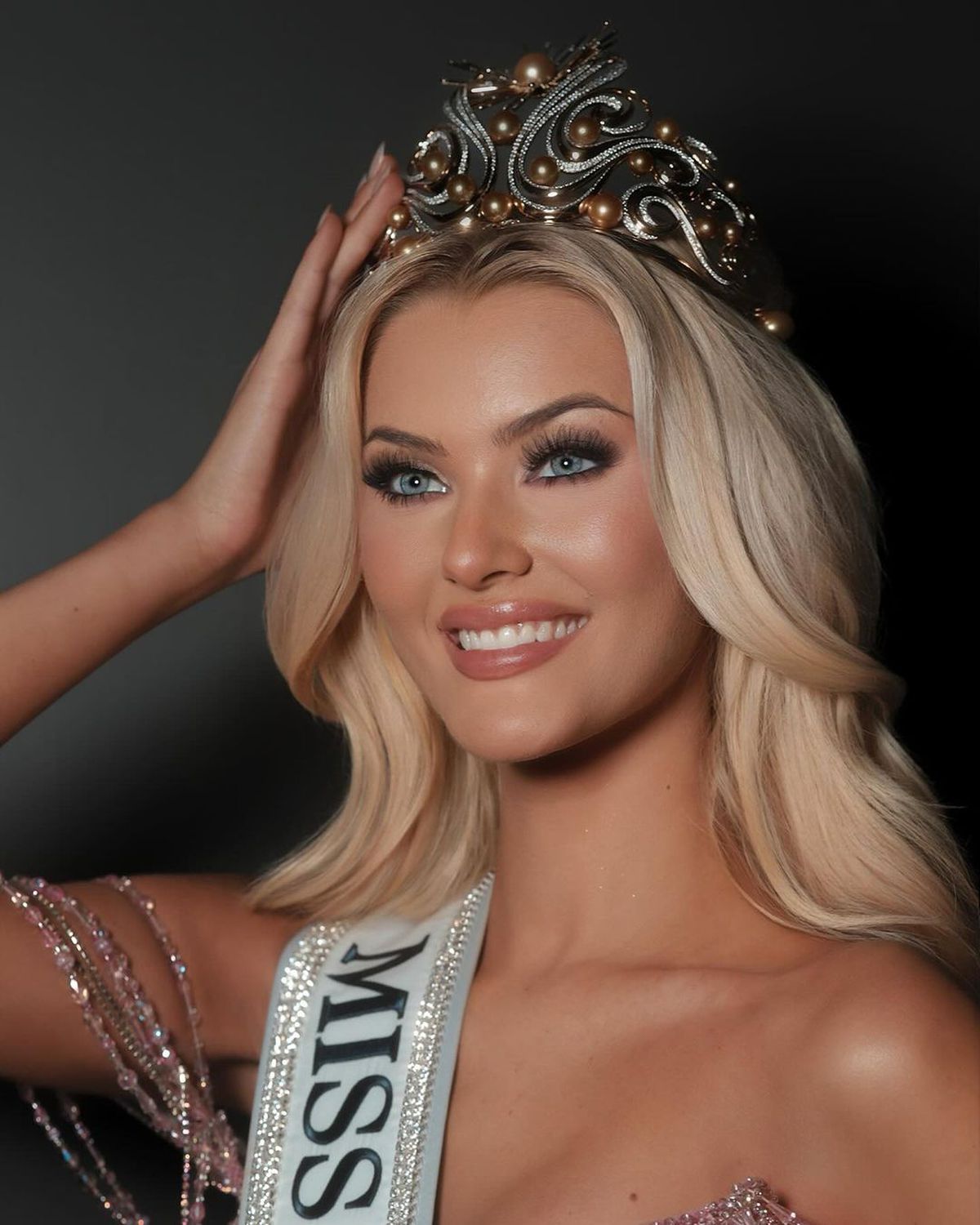 O dansatoare profesionistă e noua Miss Universe 2024 » Cine a reprezentat România