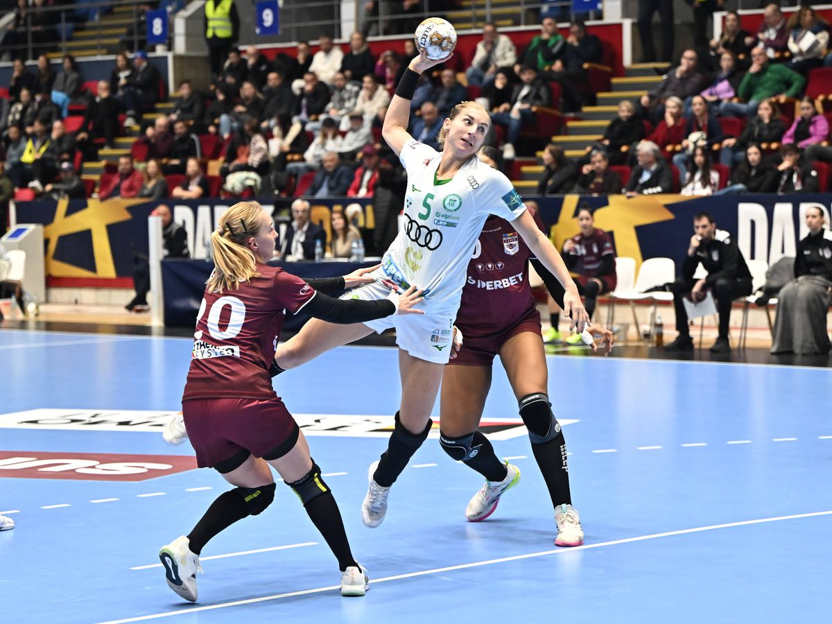 Final în Rapid - Gyor: s-a scandat „Demisia!” la Polivalentă, după o prestație lăudabilă a giuleștencelor. Clasamentul în Ligă