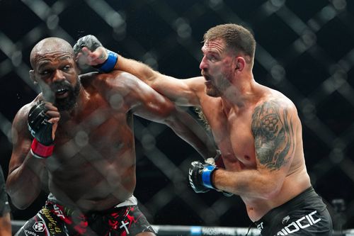 Jon Jones l-a învins rapid pe Stipe Miocic, sub privirile lui Donald Trump/Foto: Imago Images