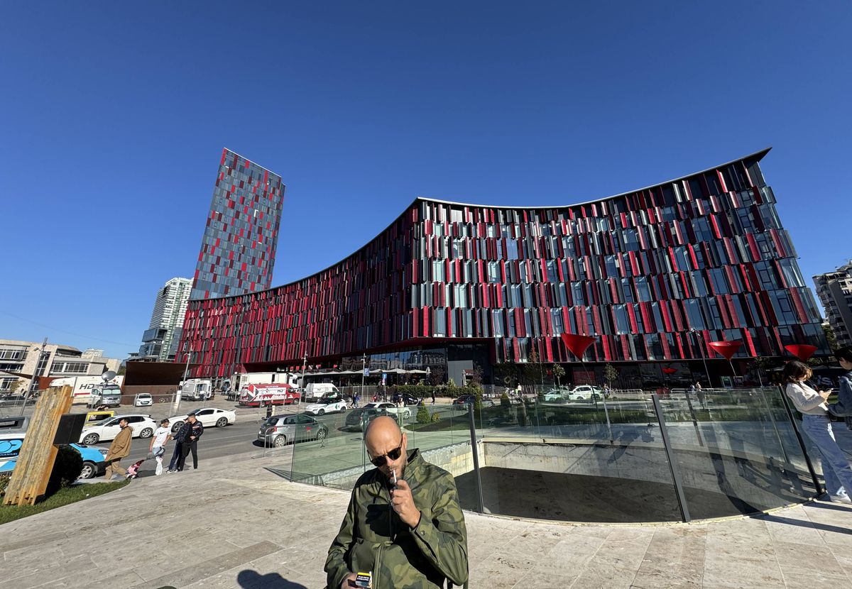 Vulturul albanez, semnul făcut de kosovari pe Arena Națională, a fost afișat într-o scenografie de proporții în Liga Națiunilor