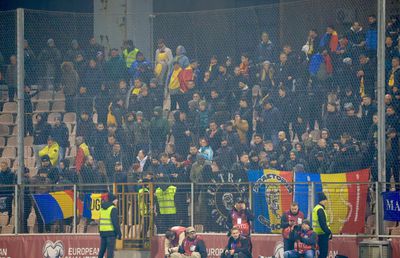 A dat de pământ cu ultrașii: „Mizerabil! Prostie monumentală, să-i mulțumim lui Dumnezeu că nu avem lume interlopă”