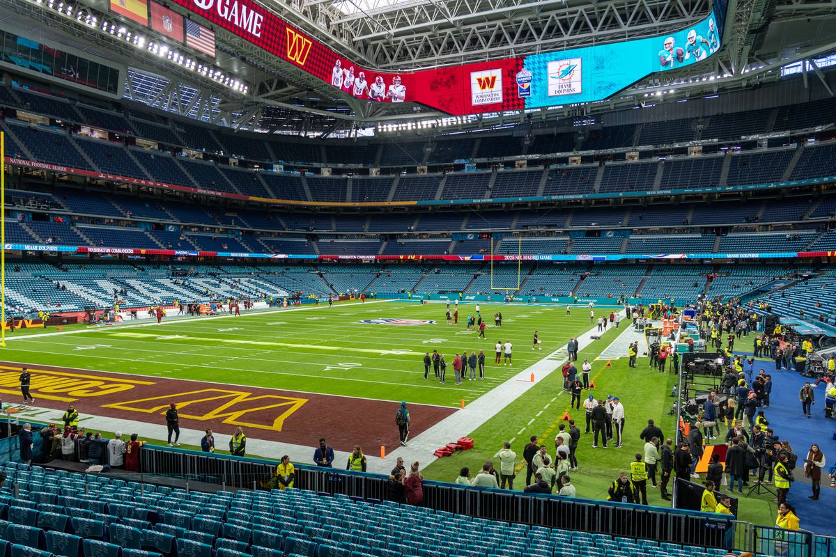 UEFA ia în calcul organizarea unei finale de Champions League pe noul Bernabeu! Arena remodelată a impresionat după găzduirea primului meci NFL din Spania